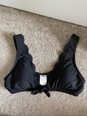 J Crew Women’s Scalloped Tie-Front Bikini Top- Black